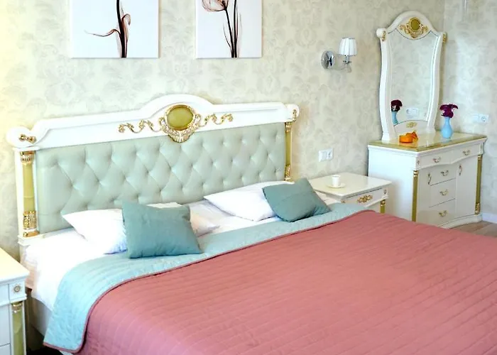 30 Pearl On Saharova Street